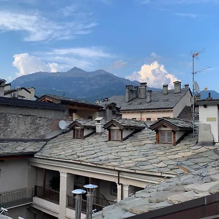 Appartamento Monolocale Con Terrazzo Maisonette Blanche Aosta